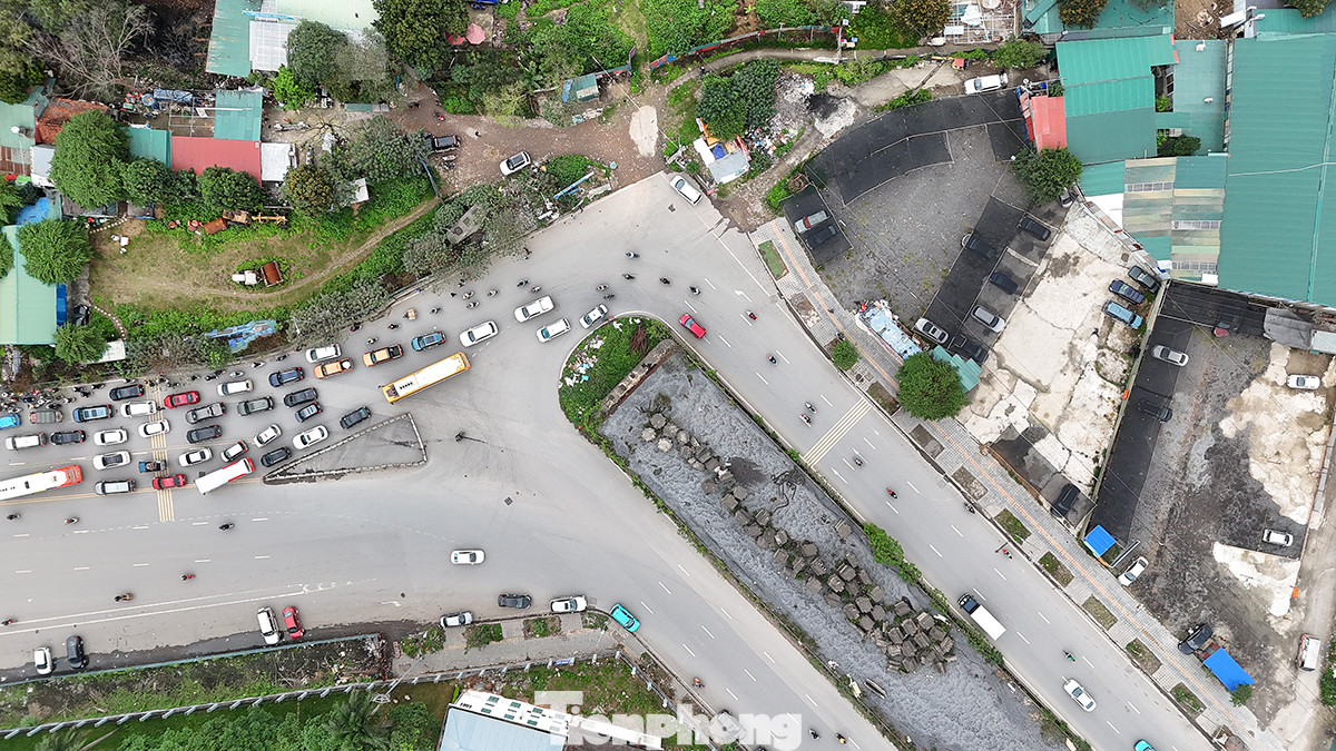 Trước đó, đại lộ Chu Văn An (hay còn gọi là đường Nguyễn Xiển - Xa La) được thông xe vào cuối tháng 1/2020 sau 6 năm thi công. Tuyến đường có chiều dài 2,5km với điểm đầu giao với đường Vành đai 3 (quận Hoàng Mai), điểm cuối nối với đường 70 (huyện Thanh Trì).