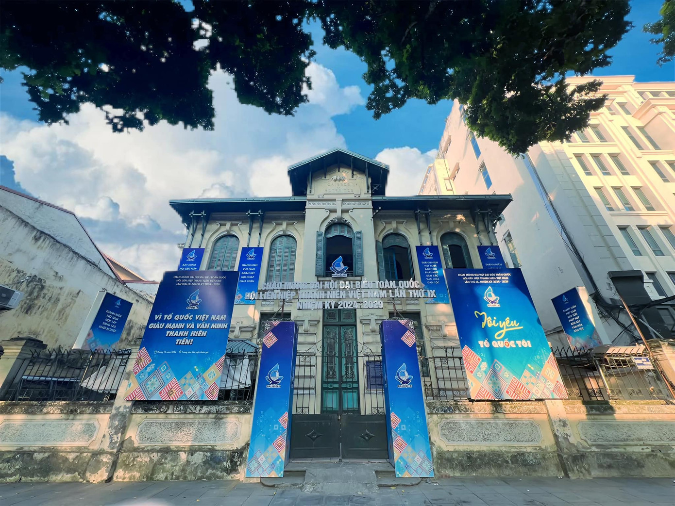 Đại hội đại biểu toàn quốc Hội LHTN Việt Nam lần thứ IX được T.Ư Hội LHTN Việt Nam hướng tới mở rộng mặt trận đoàn kết, tập hợp các tầng lớp thanh niên Việt Nam. Tạo môi trường, điều kiện học tập, rèn luyện, lao động, giải trí để thanh niên phát triển lành mạnh, toàn diện, hài hòa cả về trí tuệ, thể chất và thẩm mỹ.