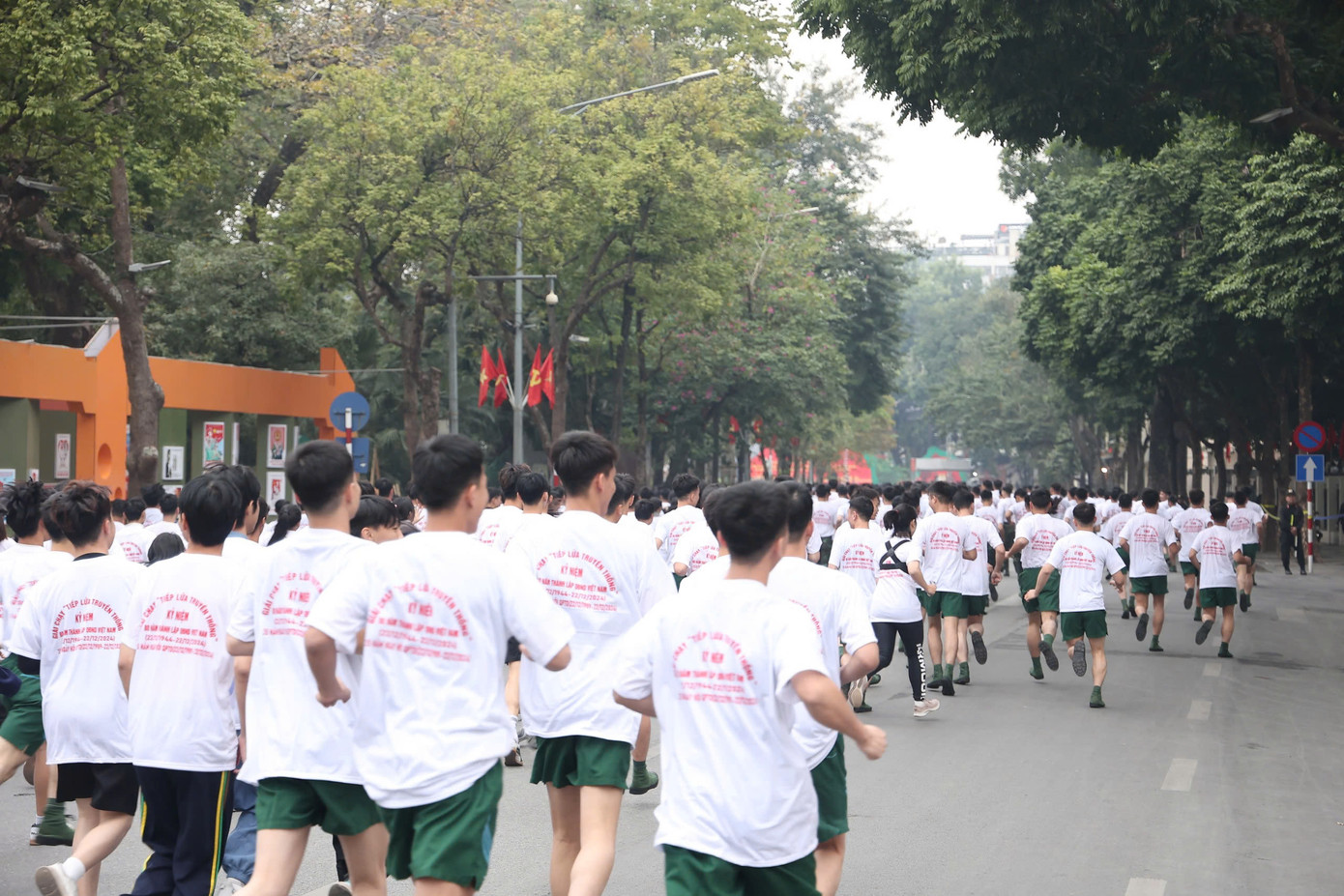 Giải chạy có sự tham gia của hơn 1.000 vận động viên.