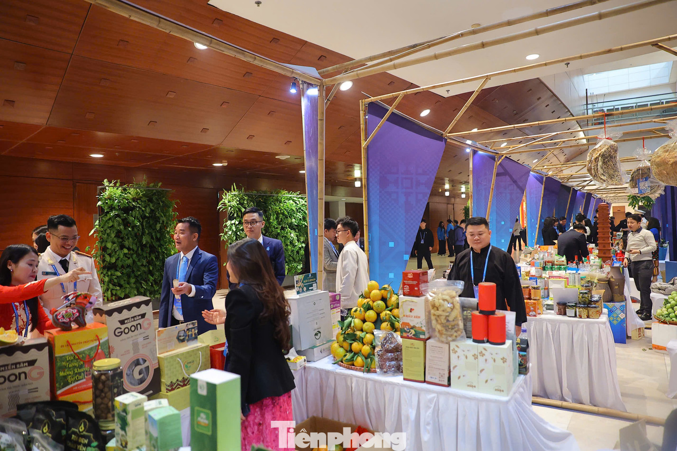 Triển lãm có khu vực gian hàng kỹ năng Hội, các gian hàng sản phẩm công nghệ của thanh niên và các gian hàng trưng bày sản phẩm OCOP của các tỉnh, thành phố trên cả nước. Triển lãm có khu vực gian hàng kỹ năng Hội, các gian hàng sản phẩm công nghệ của thanh niên và các gian hàng trưng bày sản phẩm OCOP của các tỉnh, thành phố trên cả nước.