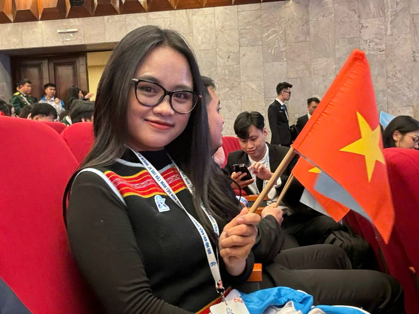 Diễm cũng đạt được nhiều giải cao trong các cuộc thi tìm hiểu về Luật và lý luận chính trị.