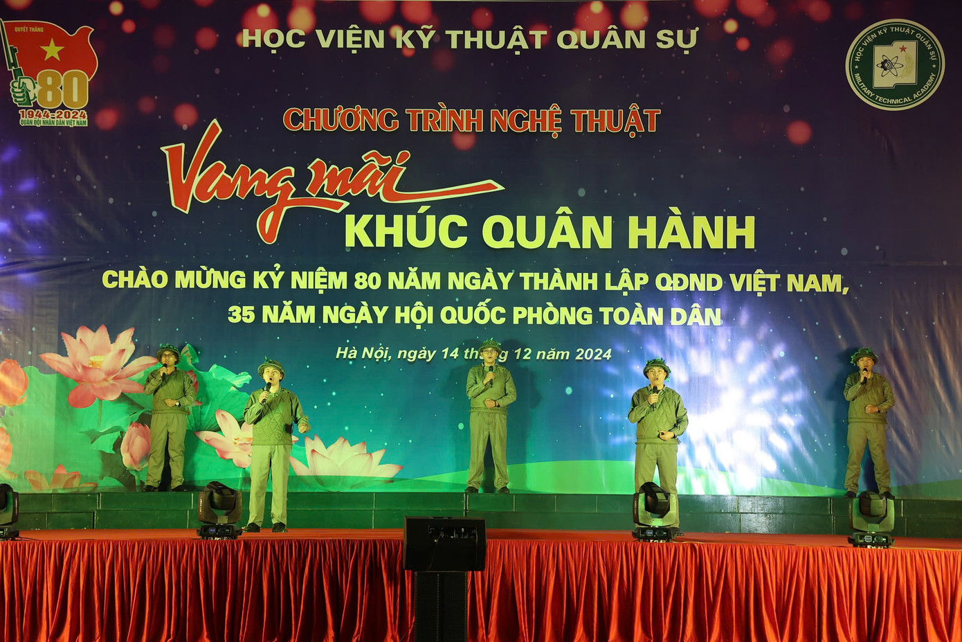 Chương trình nghệ thuật gồm có 2 phần: Quyết chiến, quyết thắng và Ngày hội non sông.