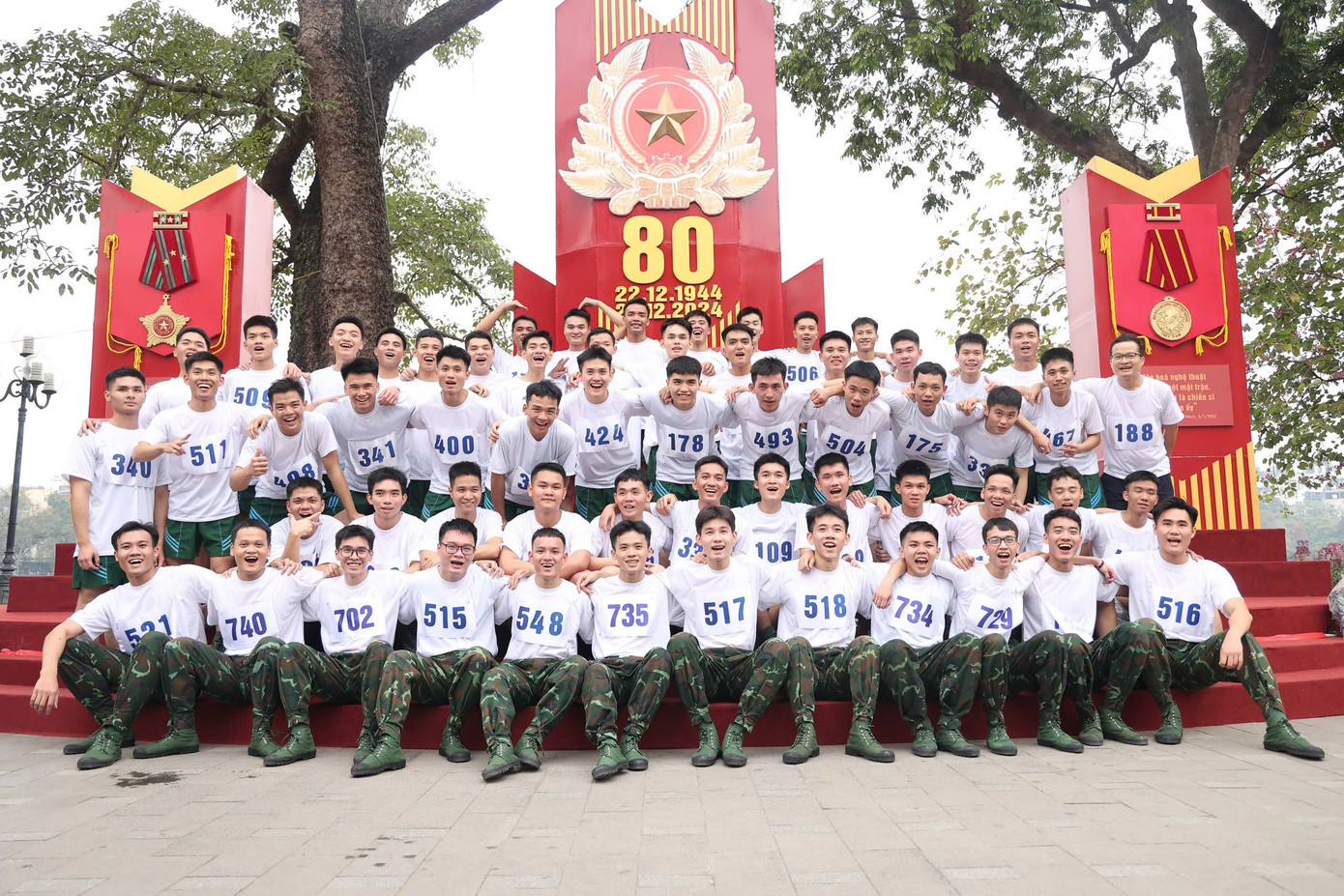 Khí thế sôi nổi của tuổi trẻ Quân đội tại giải chạy.