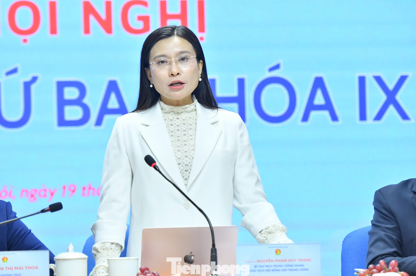 Chị Nguyễn Phạm Duy Trang - Bí thư T.Ư Đoàn, Chủ tịch Hội đồng Đội T.Ư phát biểu kết luận Hội nghị. Chị Nguyễn Phạm Duy Trang - Bí thư T.Ư Đoàn, Chủ tịch Hội đồng Đội T.Ư phát biểu kết luận Hội nghị.