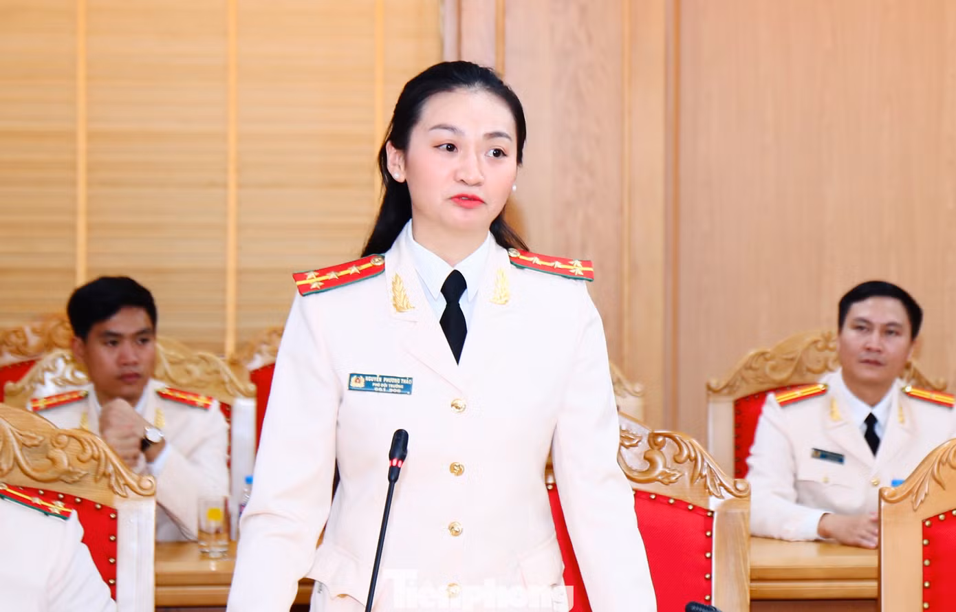 Các đại biểu tham dự Đại hội chia sẻ tại buổi gặp.