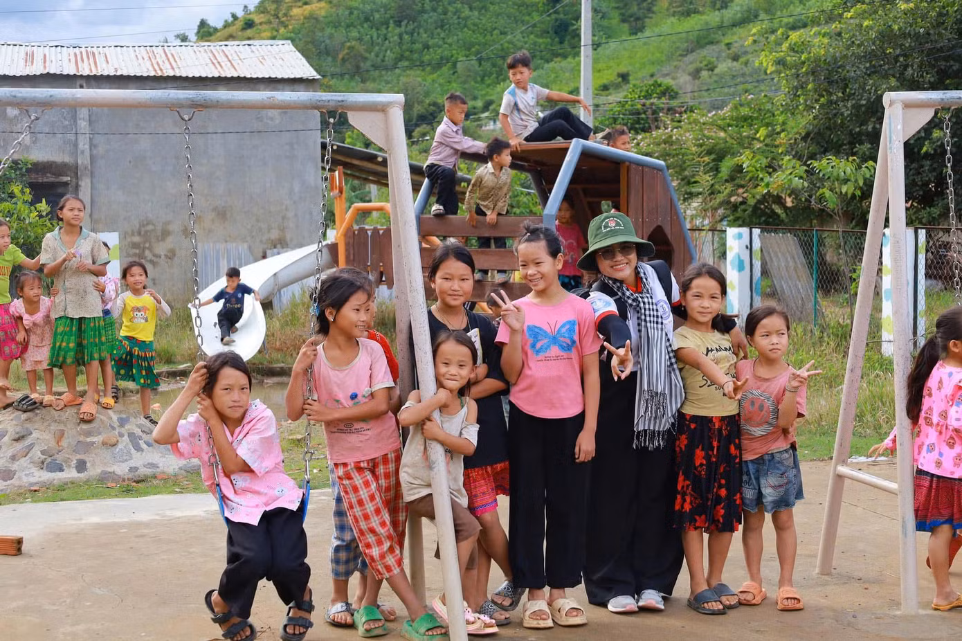 Diễm có ước mơ mang kiến thức và ngoại ngữ trở về giúp ích cho quê hương, đóng góp vào sự phát triển của cộng đồng dân tộc mình.