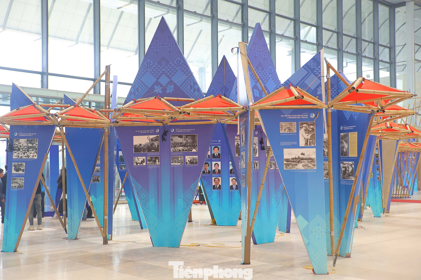 Không gian triển lãm tại Đại hội. Không gian triển lãm tại Đại hội.