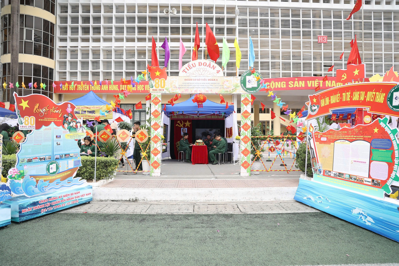 Ngày hội là dịp để các chiến sĩ, học viên Học viện Kỹ thuật Quân sự kết nối, giao lưu, học hỏi, gắn kết với nhau. Ảnh: Hoàng Ngọc