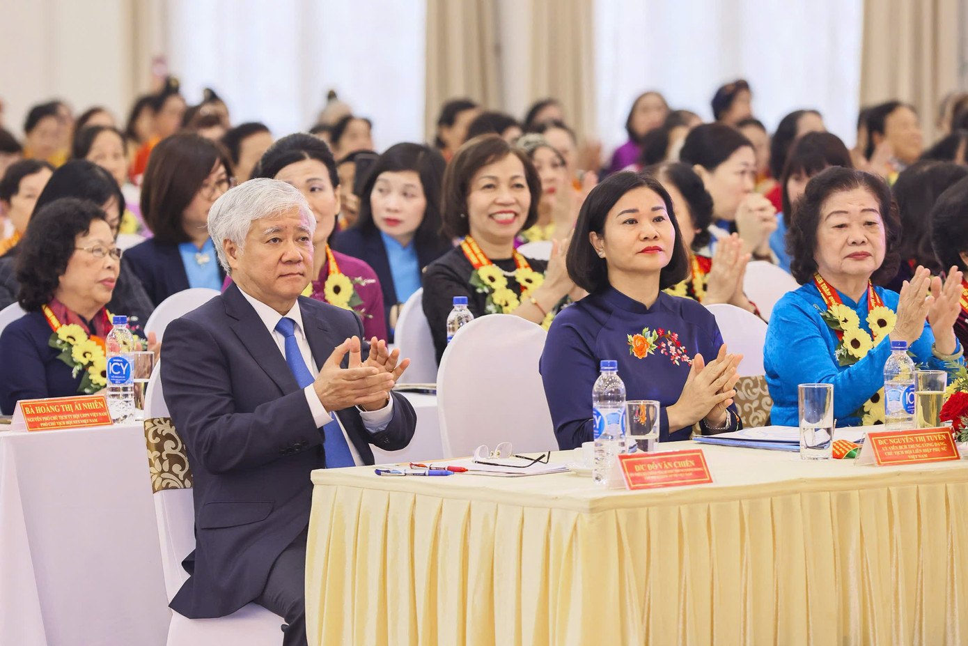 Ông Đỗ Văn Chiến - Ủy viên Bộ Chính trị, Bí thư T.Ư Đảng, Chủ tịch Ủy ban T.Ư Mặt trận Tổ quốc Việt Nam tham dự chương trình.