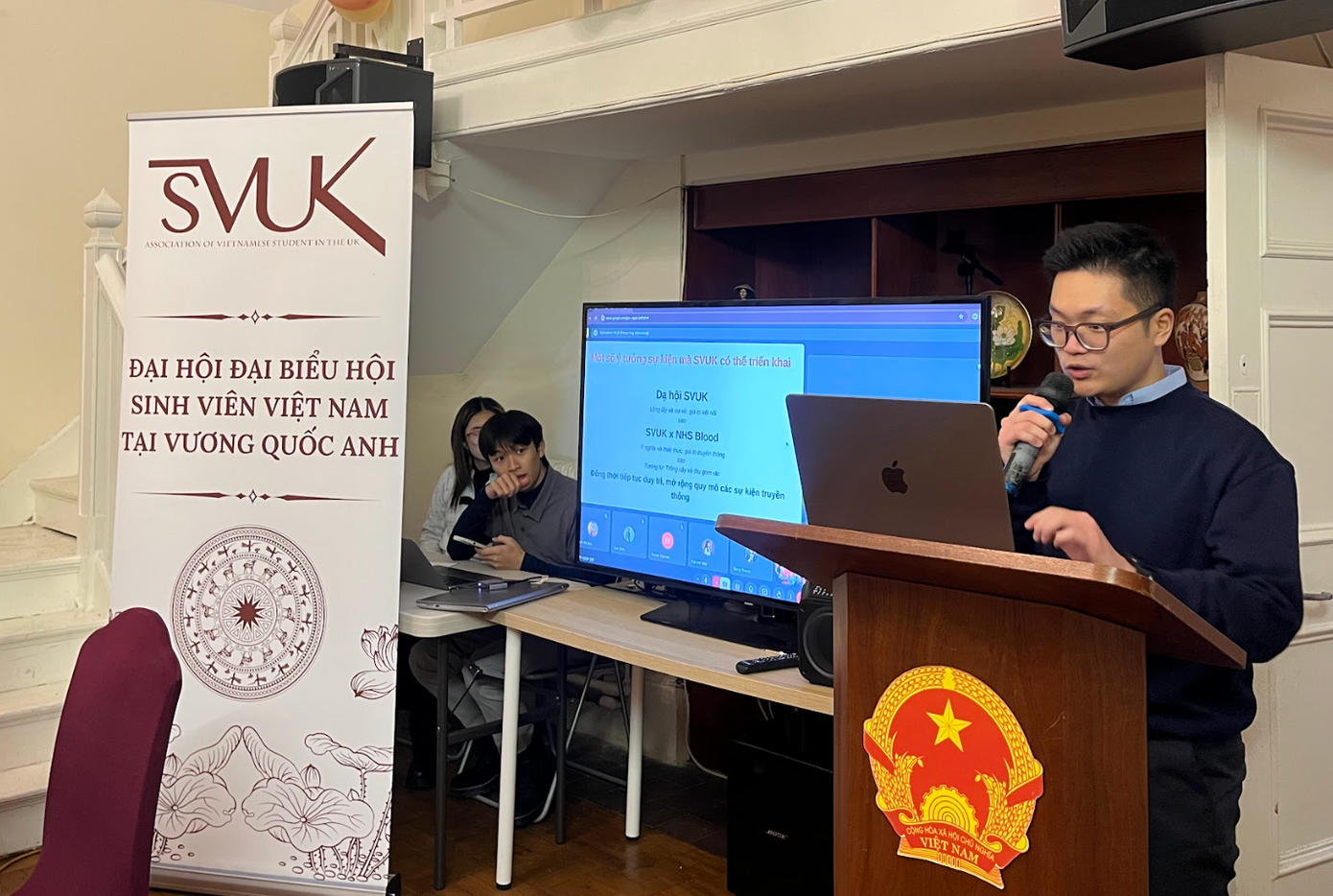 Anh Cao Quốc Dũng - Chủ tịch Hội SVVN tại Anh khóa X, nhiệm kỳ 2024 - 2026 phát biểu tại Đại hội.