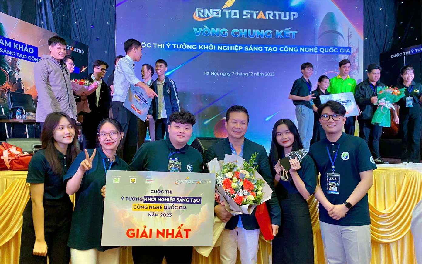 Hệ thống lên men tự động của nhóm nghiên cứu đạt giải cao trong các cuộc thi khởi nghiệp.