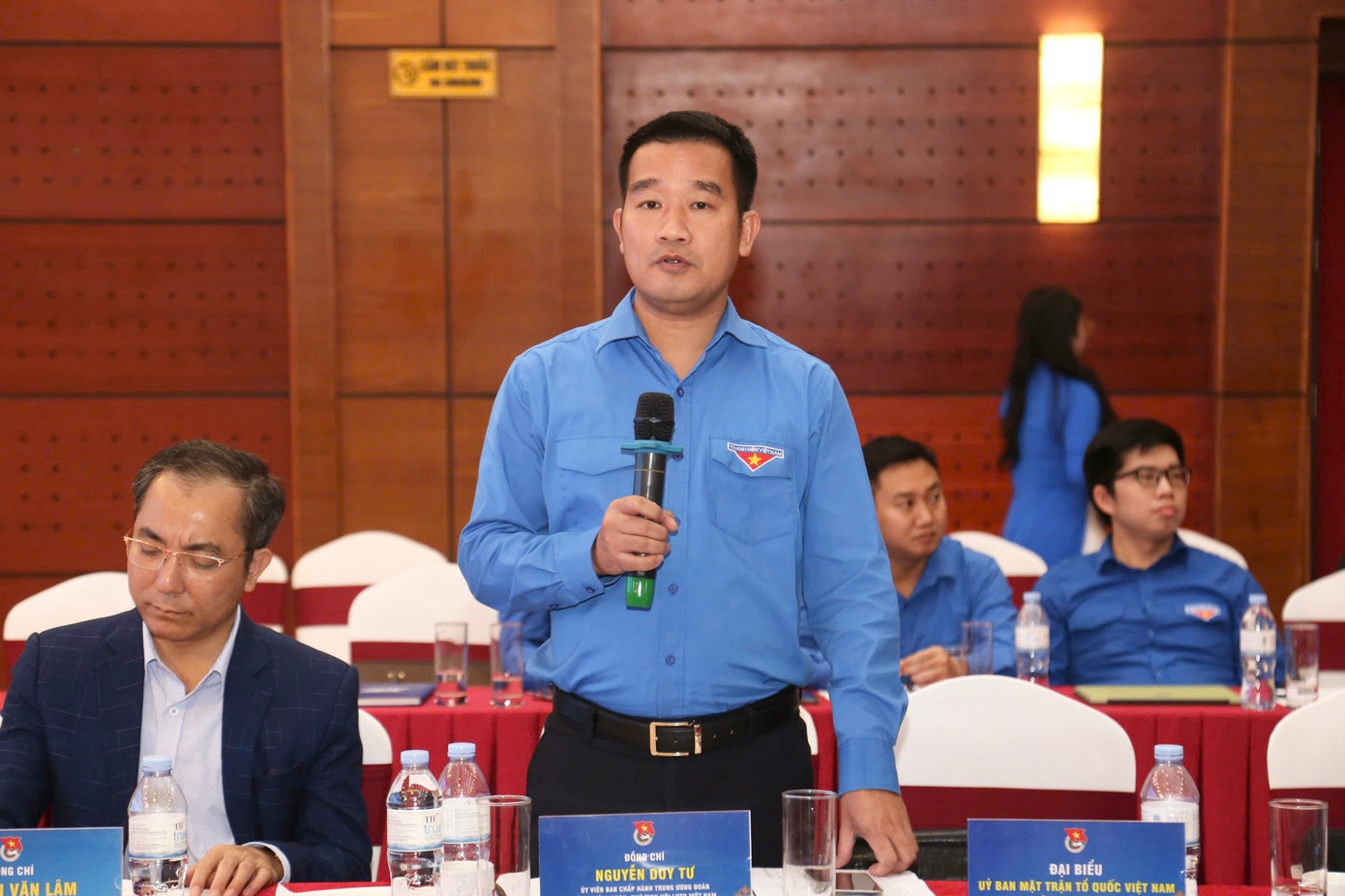 Các đại biểu chia sẻ tại Hội nghị giao ban công tác Đoàn và phong trào thanh thiếu nhi cụm miền núi Tây Bắc Bộ năm 2024. Các đại biểu chia sẻ tại Hội nghị giao ban công tác Đoàn và phong trào thanh thiếu nhi cụm miền núi Tây Bắc Bộ năm 2024.