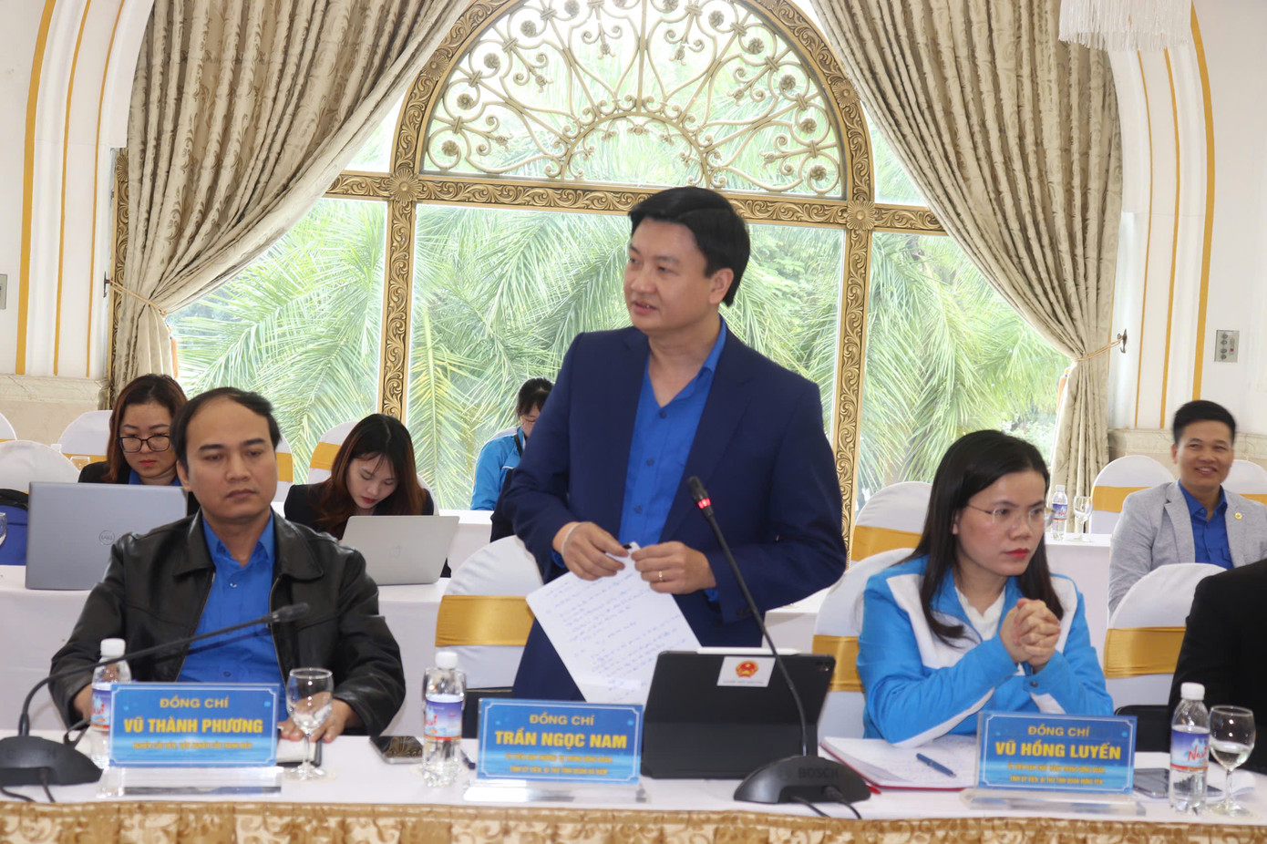 Đại diện lãnh đạo các tỉnh, thành Đoàn trong cụm phát biểu ý kiến tại hội nghị.