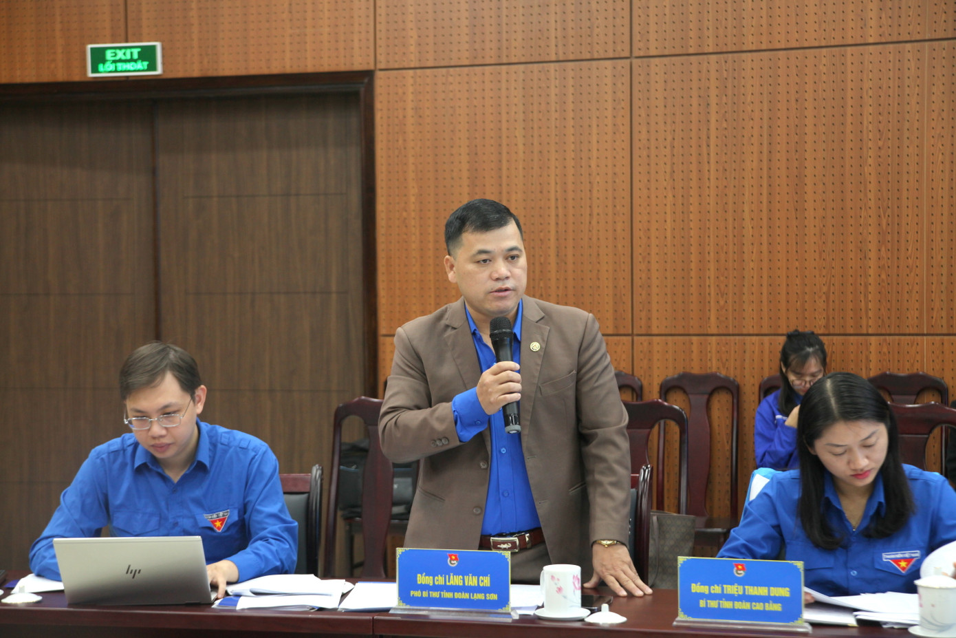 Đại diện các Tỉnh Đoàn trong cụm phát biểu tại hội nghị.