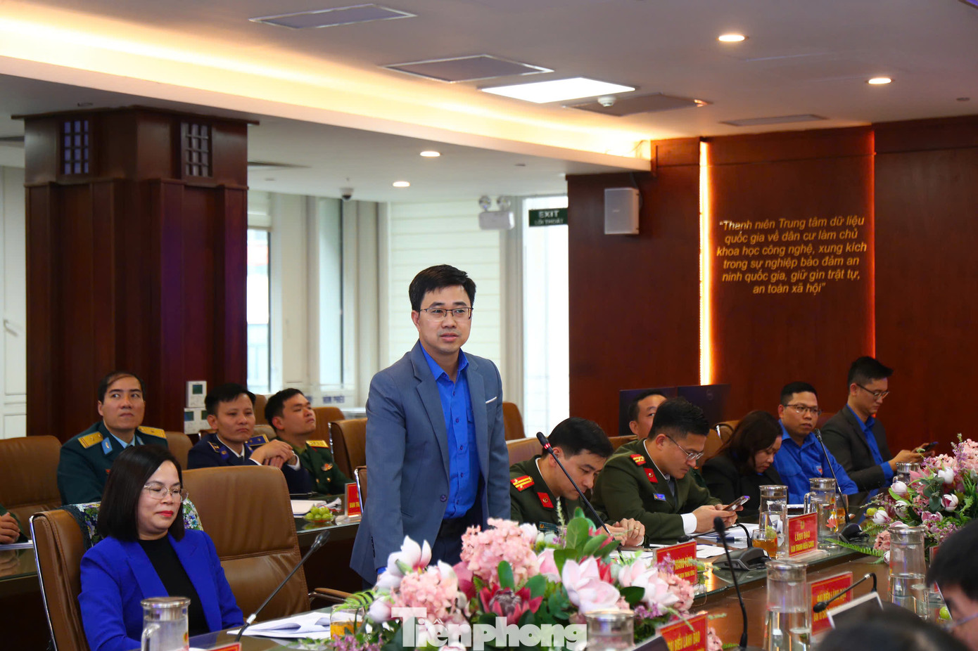 Các đại biểu phát biểu ý kiến tại Hội nghị. Các đại biểu phát biểu ý kiến tại Hội nghị.