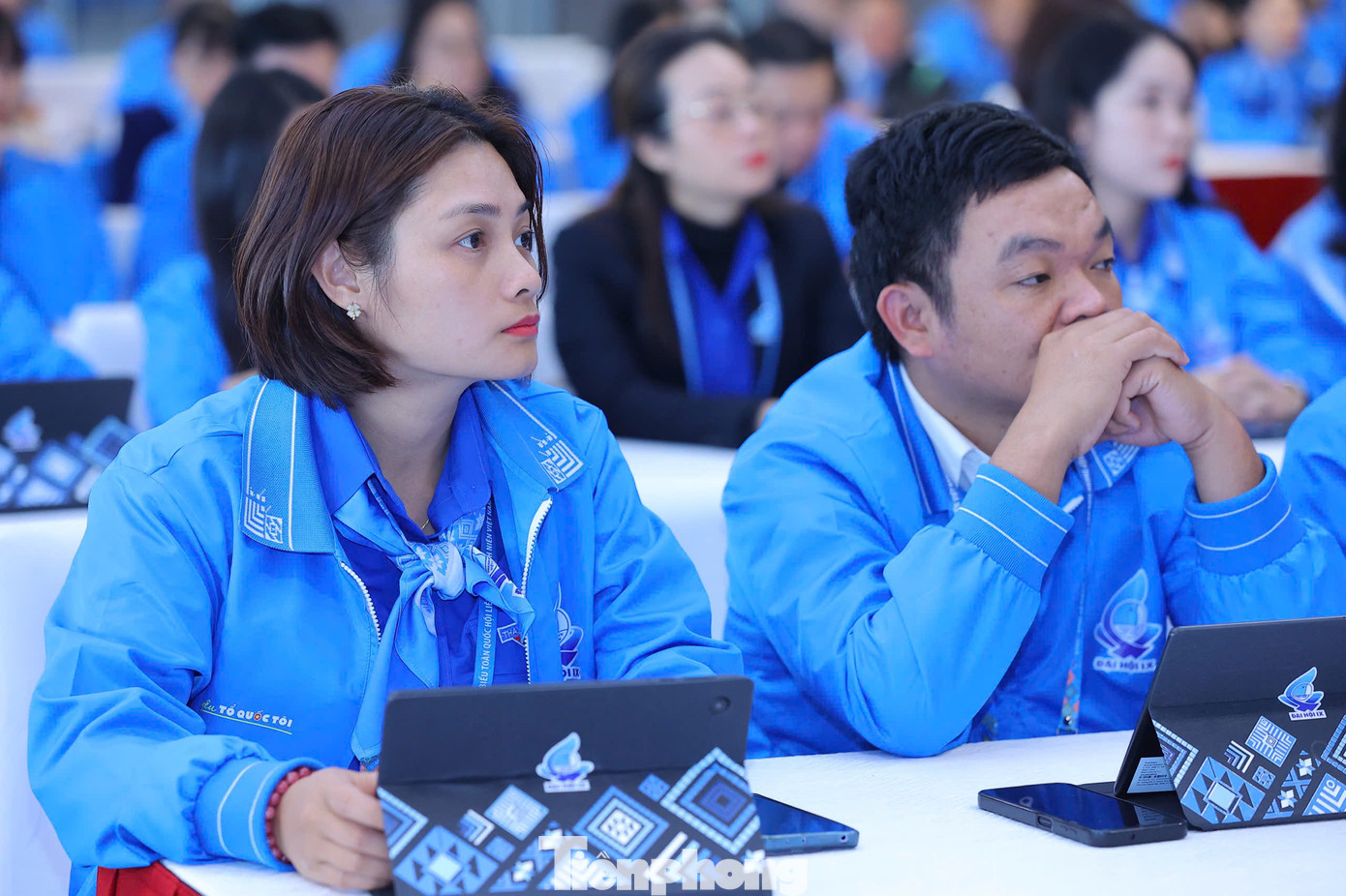 Các đại biểu tham dự tổ thảo luận.