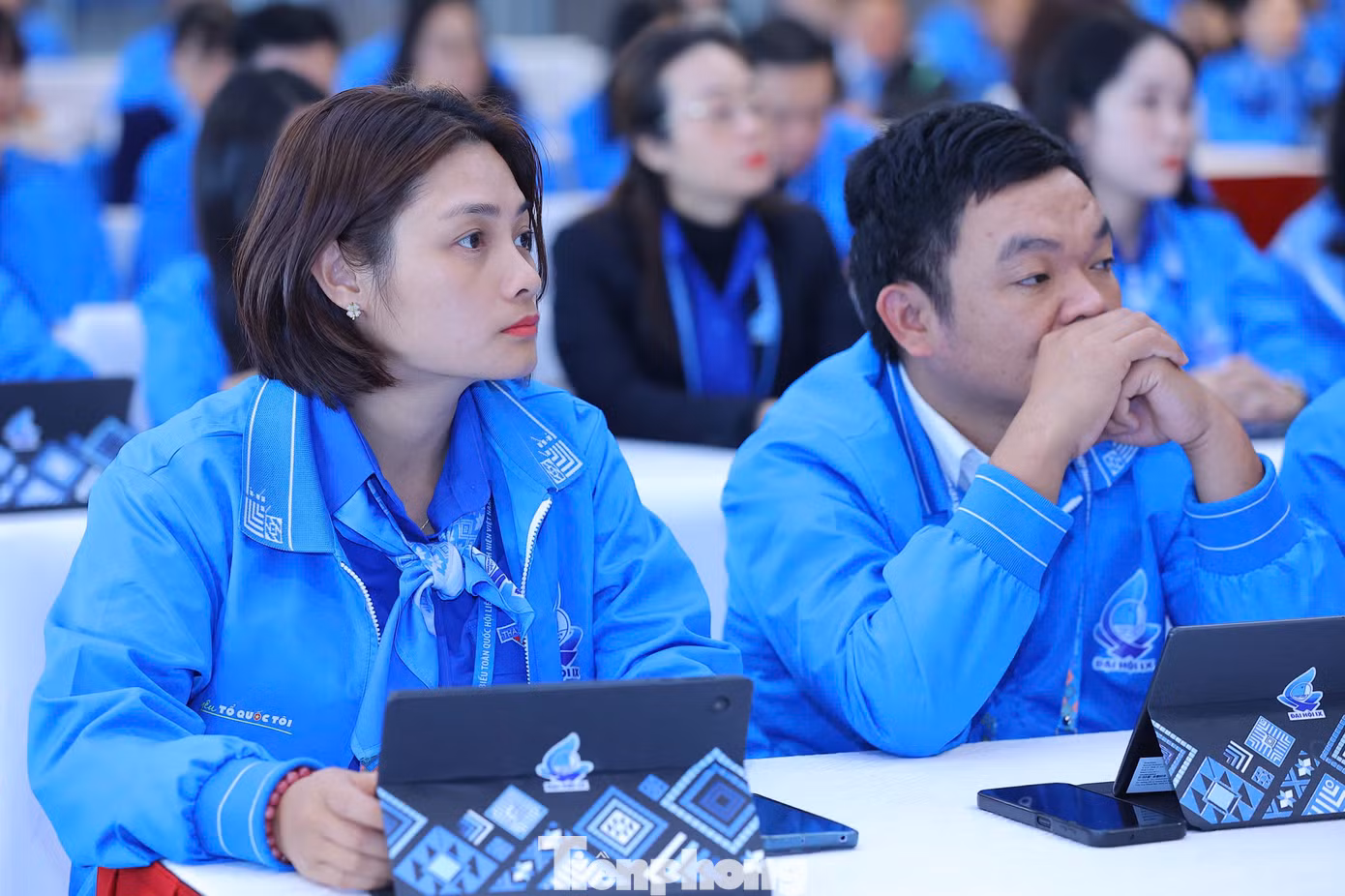 Các đại biểu tham dự tổ thảo luận.