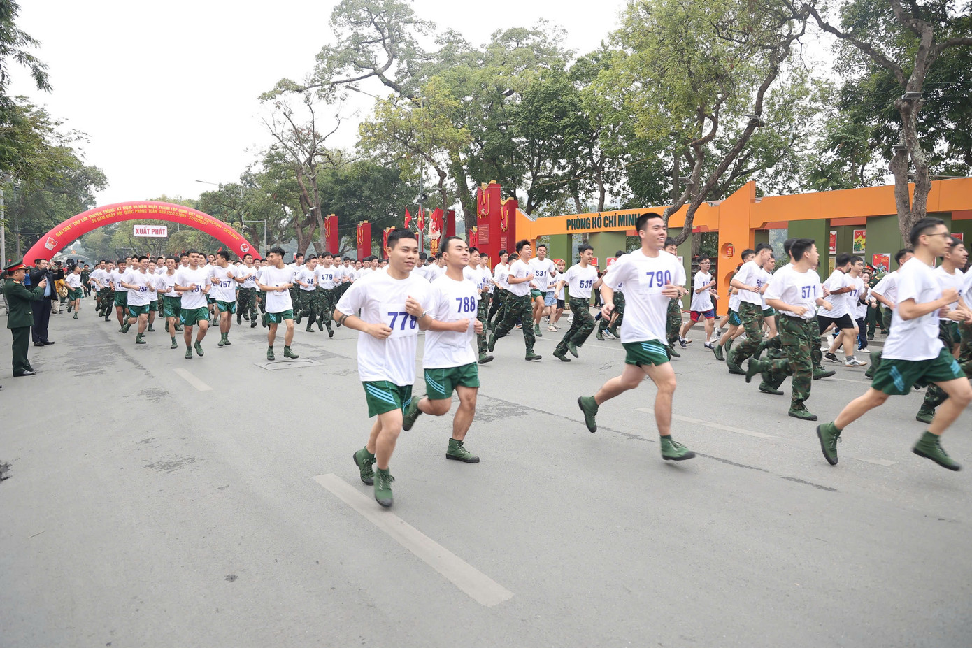 Giải chạy có sự tham gia của hơn 1.000 vận động viên.