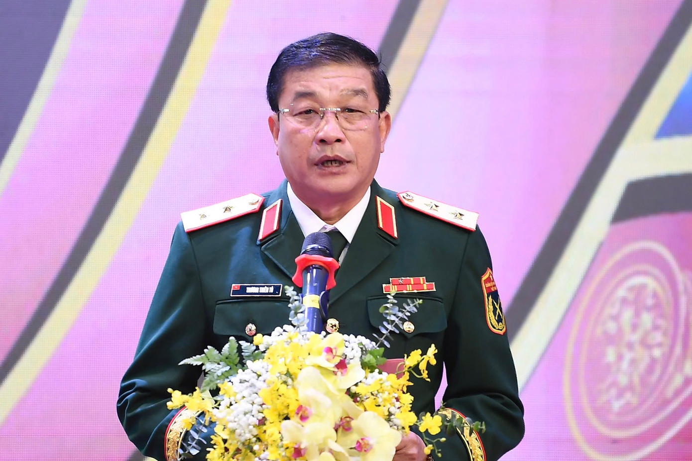 Trung tướng Trương Thiên Tô - Phó Chủ nhiệm Tổng cục Chính trị Quân đội nhân dân Việt Nam, phát biểu tại chương trình. Ảnh: Châu Linh Trung tướng Trương Thiên Tô - Phó Chủ nhiệm Tổng cục Chính trị Quân đội nhân dân Việt Nam, phát biểu tại chương trình. Ảnh: Châu Linh