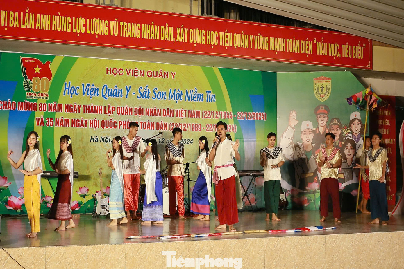 Những ca khúc cách mạng đã được chính các học viên, chiến sĩ của Học viện Quân y trình diễn. Những ca khúc cách mạng đã được chính các học viên, chiến sĩ của Học viện Quân y trình diễn.