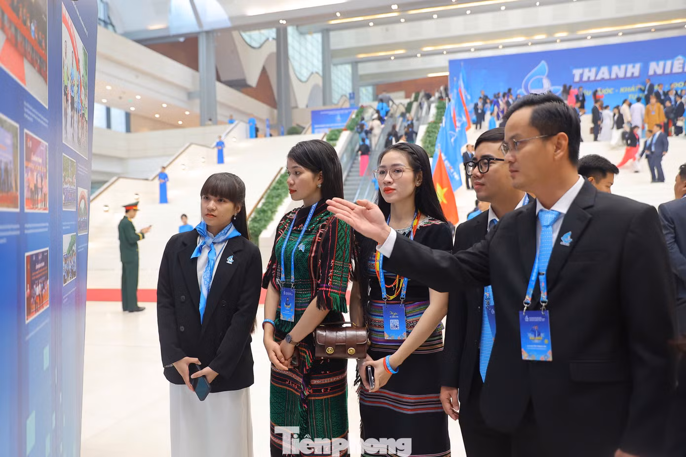Khu vực "Tôi yêu Tổ quốc tôi" thể hiện kết quả hoạt động của Hội LHTN Việt Nam trong nhiệm kỳ qua với 5 nội hàm của phong trào “Tôi yêu Tổ quốc tôi”.