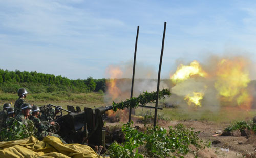Để làm chủ khí tài, các chiến sĩ phải luyện tập ngày đêm
