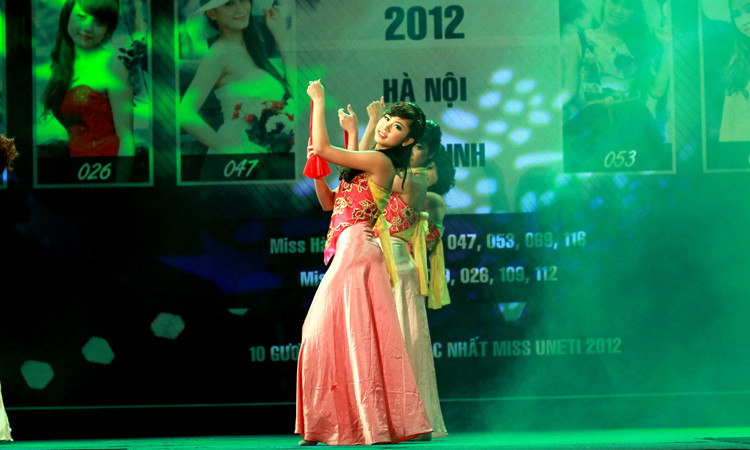 Mang tới những điệu múa uyển chuyển