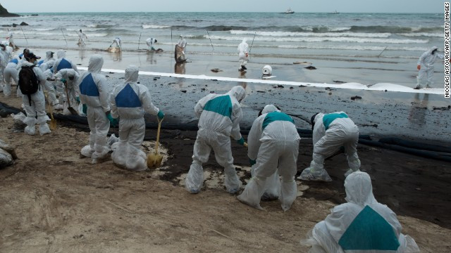 Thái Lan tăng cường dọn sạch bãi biển trước sự cố tràn dầu . Thái Lan tăng cường dọn sạch bãi biển trước sự cố tràn dầu