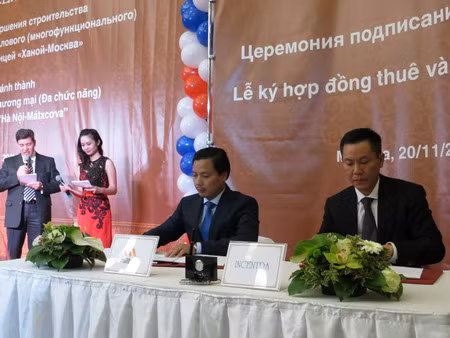 Nhiều hợp đồng được ký trong ngày khai trương Trung tâm