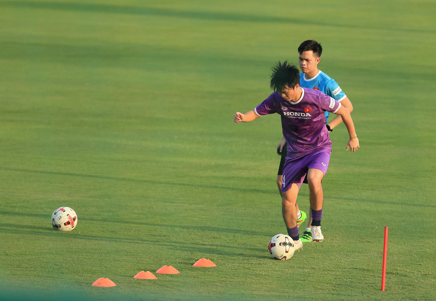 Tuyển Việt Nam có đủ quân số trong buổi tập chiều nay. Tuyển Việt Nam có đủ quân số trong buổi tập chiều nay.