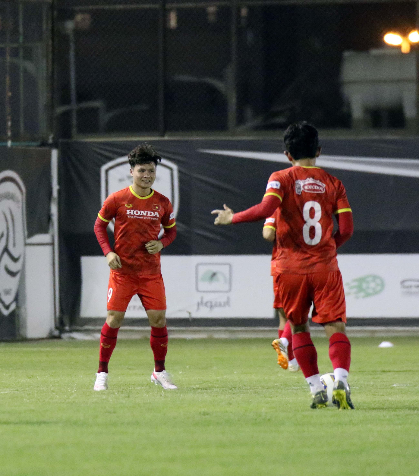 Các tuyển thủ Việt Nam tích cực tập tuyện.