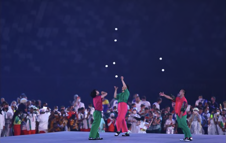 Tổng cộng, có 93 đoàn thể thao tham dự giành được huy chương tại Olympci Tokyo, tăng 7 đoàn so với Olympic 2016 ở Rio de Janeiro và Olympic 2012 ở London.