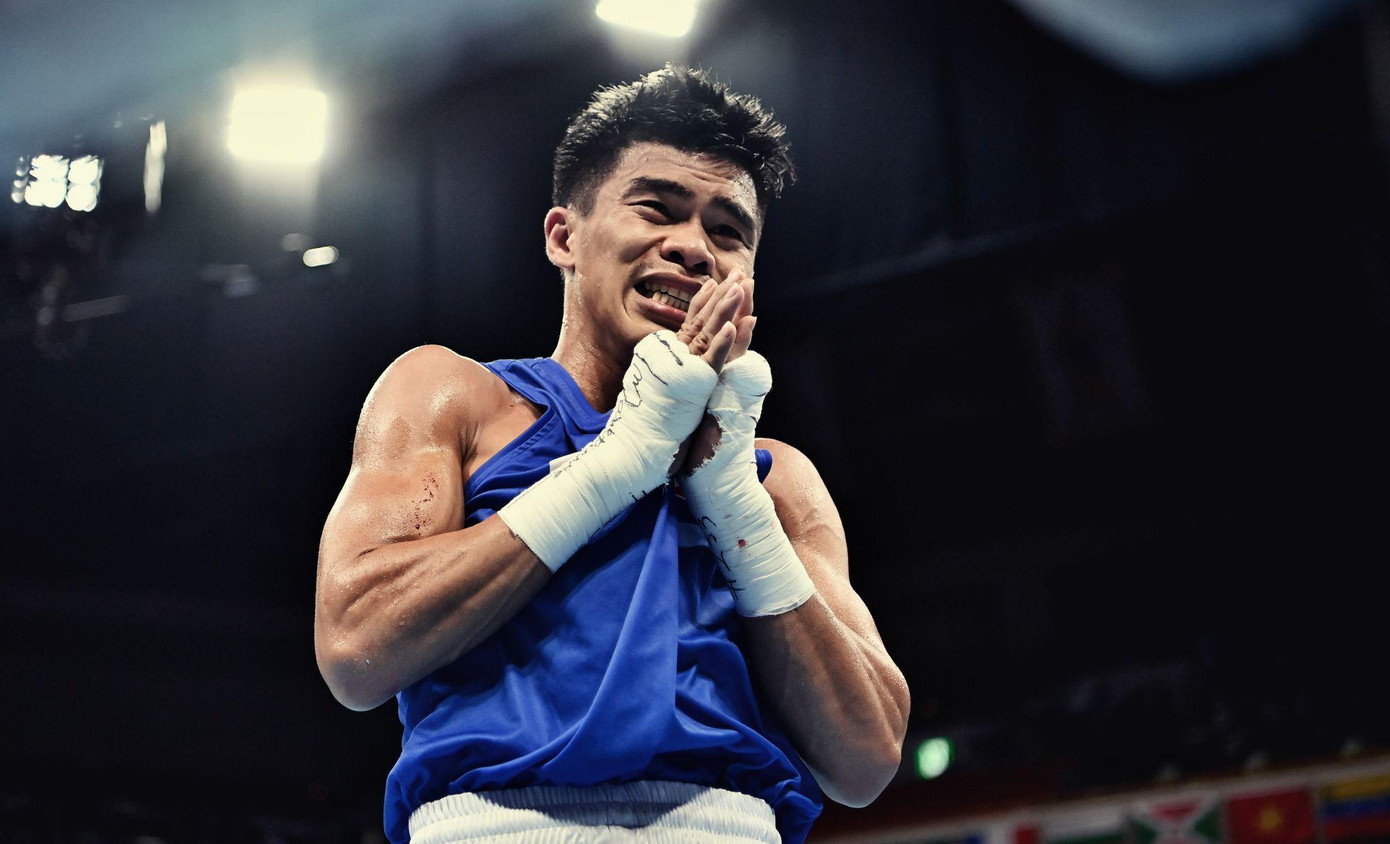 Nam võ sĩ Carlo Paalam giành HCB boxing hạng 48-52 kg.