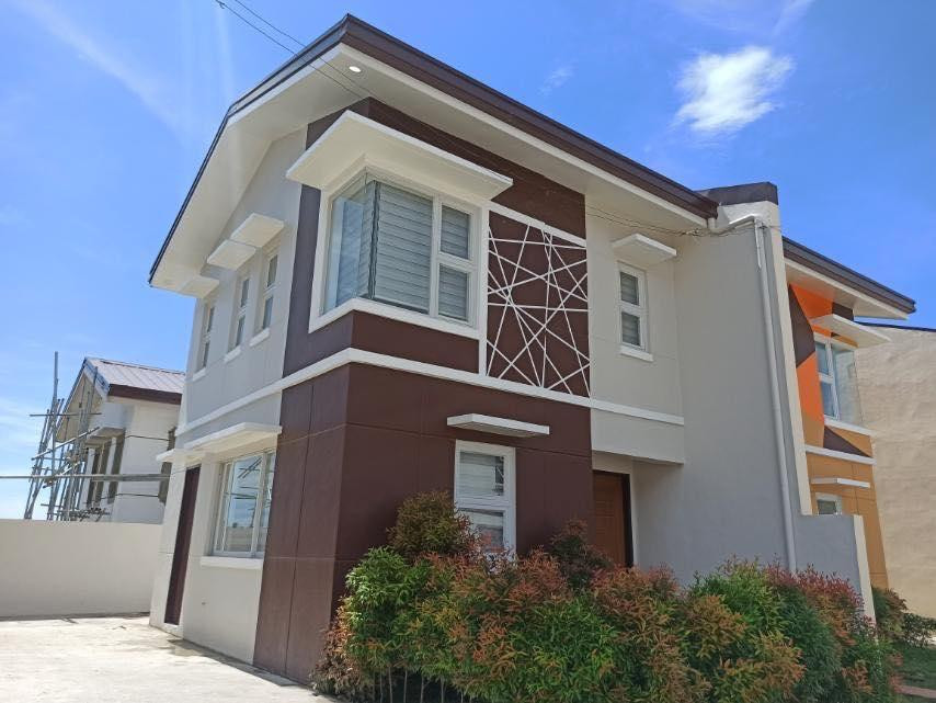 Đích thân Tổng thống Philippines, ông Rodrigo Duterte cũng thực hiện một buổi tuyên dương các người hùng dân tộc trên sóng trực tiếp. Ông Duterte còn hứa sẽ tặng mỗi VĐV một ngôi nhà khang trang ở các địa phương khác nhau nơi họ sinh sống.