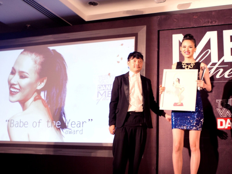 Hãnh diện khi nhận giải thưởng 