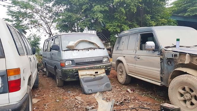 Xe ô tô hết niên hạn sử dụng. Xe ô tô hết niên hạn sử dụng.