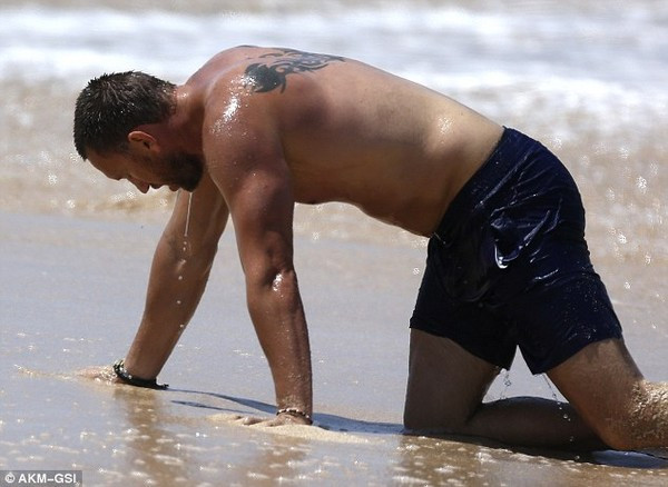 Bạn trai của Heidi cũng khá kiệt sức sau khi cứu được một vú em khác