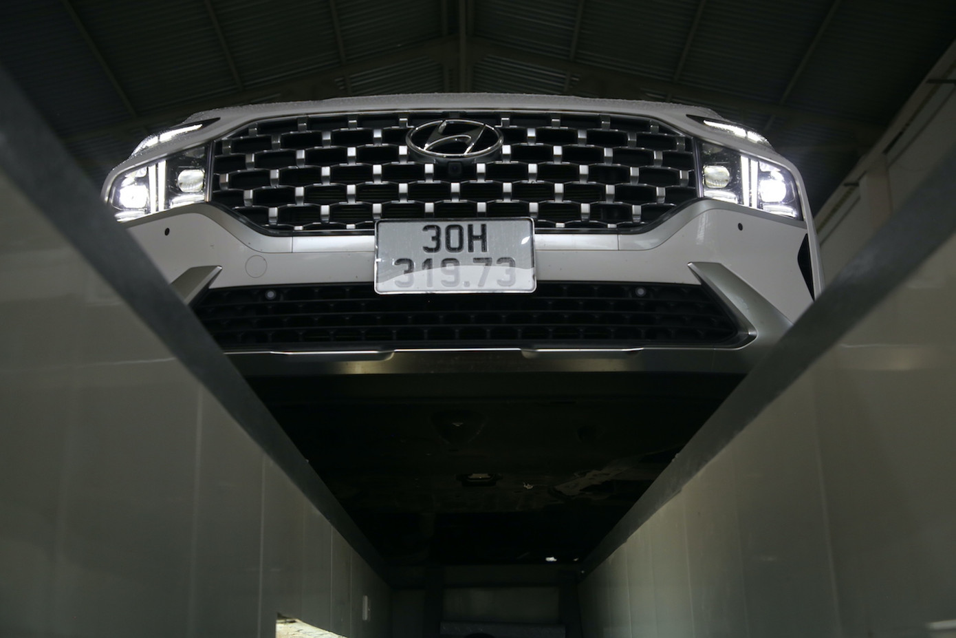 Trước đó, ngày 10/3, Cục Cảnh sát giao thông (CSGT) đã triển khai thực hiện chỉ đạo của Chính phủ và Bộ Công an về tăng cường lực lượng CSGT hỗ trợ công tác đăng kiểm theo đề nghị của Bộ Giao thông vận tải (GTVT).