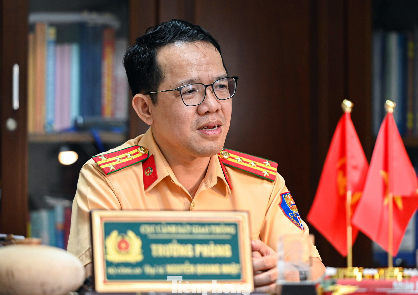 Đại tá Nguyễn Quang Nhật - Trưởng phòng Tuyên truyền, phổ biến pháp luật về trật tự, an toàn giao thông. Đại tá Nguyễn Quang Nhật - Trưởng phòng Tuyên truyền, phổ biến pháp luật về trật tự, an toàn giao thông.