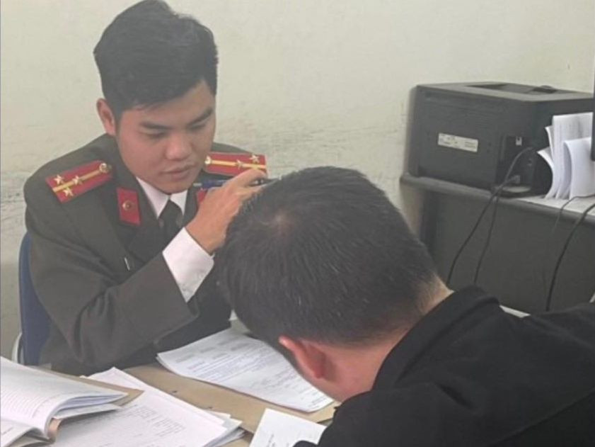 Cơ quan chức năng làm việc với ông T.