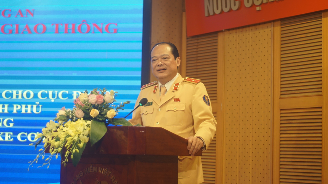 Thiếu tướng Lê Xuân Đức - Cục phó Cục CSGT phát biểu tại buổi lễ.