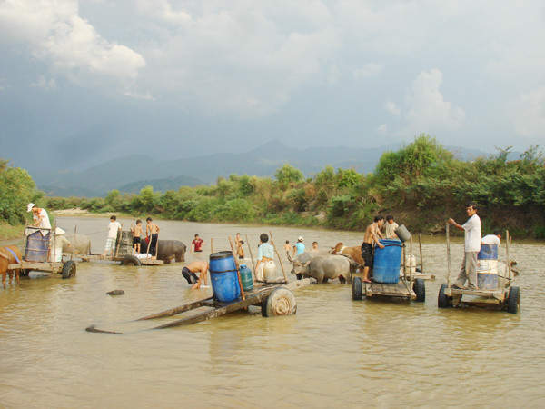 Dân ở xã Cư Kty vẫn phải dùng nước song