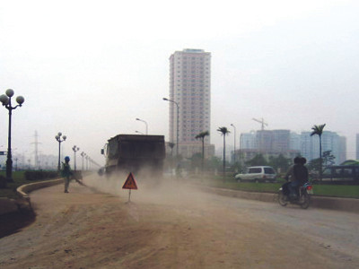 Đường Phạm Hùng luôn chìm trong bụi vì “hung thần”. Đường Phạm Hùng luôn chìm trong bụi vì “hung thần”