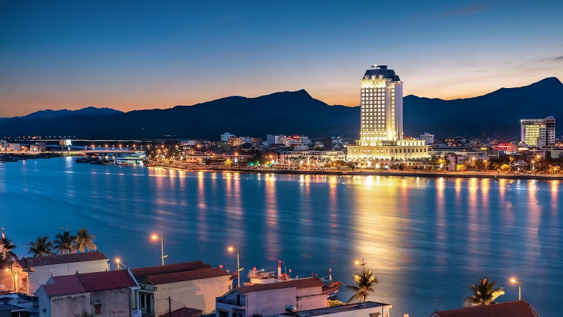 TP. Đồng Hới phát triển vượt bậc sau 20 năm thành lập. TP. Đồng Hới phát triển vượt bậc sau 20 năm thành lập.