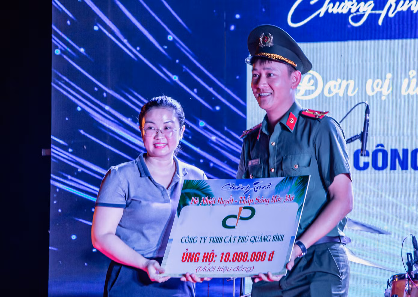 Các công ty doanh nghiệp trên địa bàn huyện Quảng Trạch ủng hộ chương trình