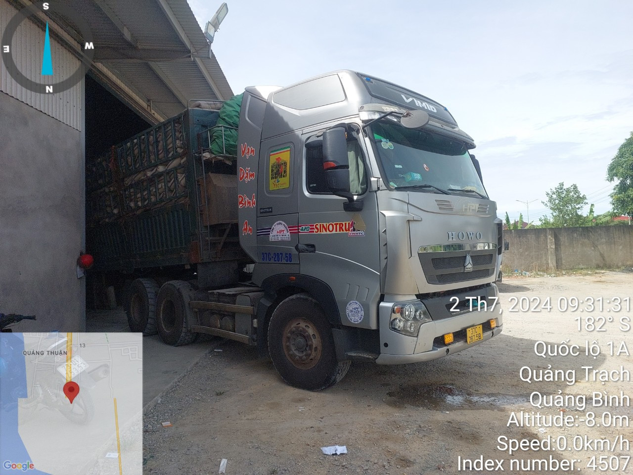 Chỉ cần đếm bao xi măng, biết ngay trọng tải của chiếc xe.