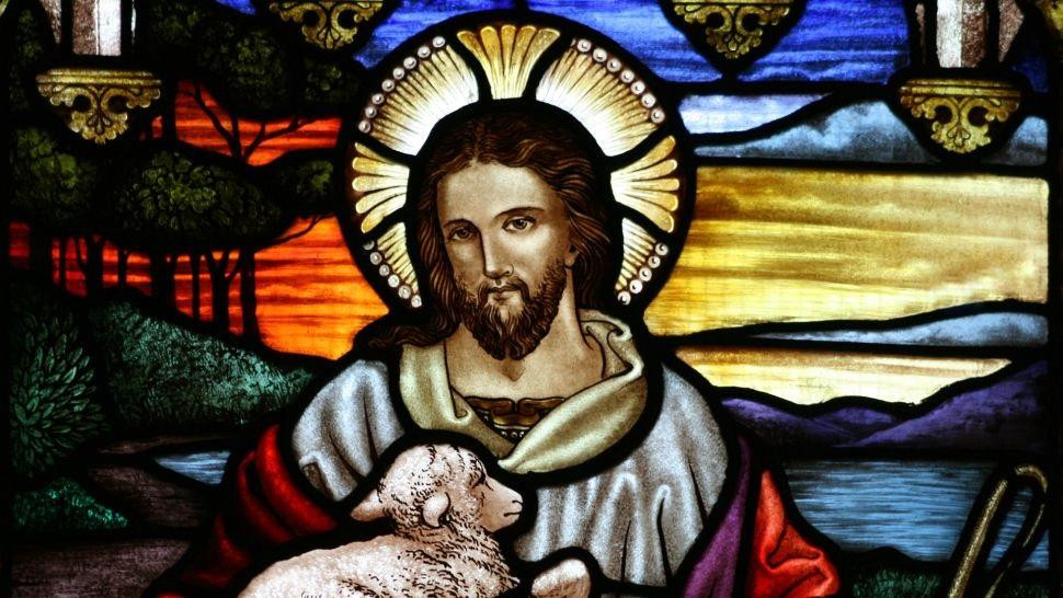 Chúa Giê su trong các bức tranh kính ở nhà thờ. Ngày sinh của Chúa Giê su vào ngày 25/12 vẫn còn nhiều tranh cãi. Chúa Giê su trong các bức tranh kính ở nhà thờ. Ngày sinh của Chúa Giê su vào ngày 25/12 vẫn còn nhiều tranh cãi.