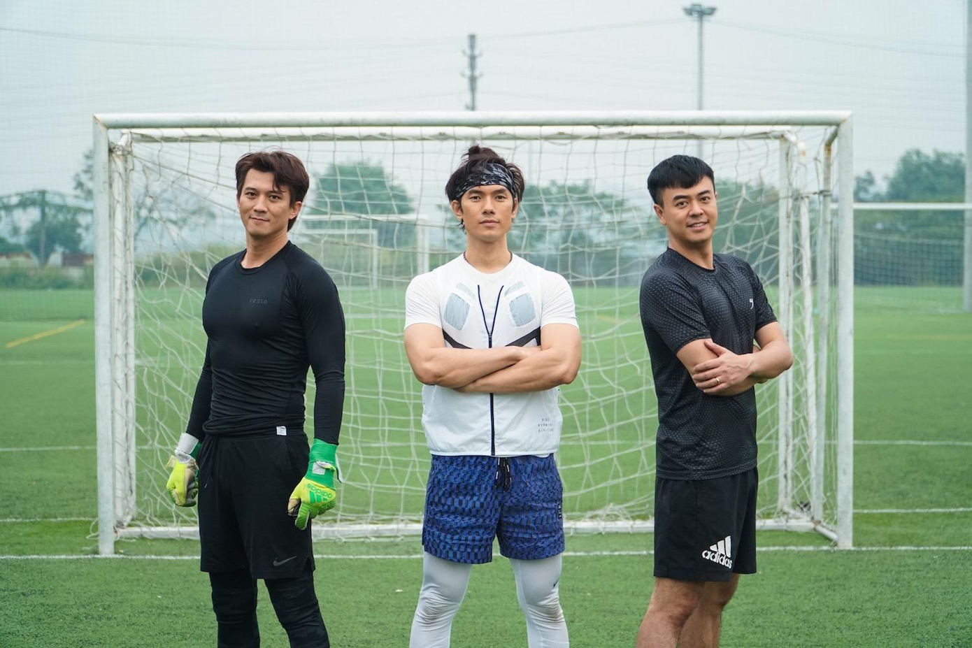 Tuấn Khang (giữa) trong "Anh có phải đàn ông không"