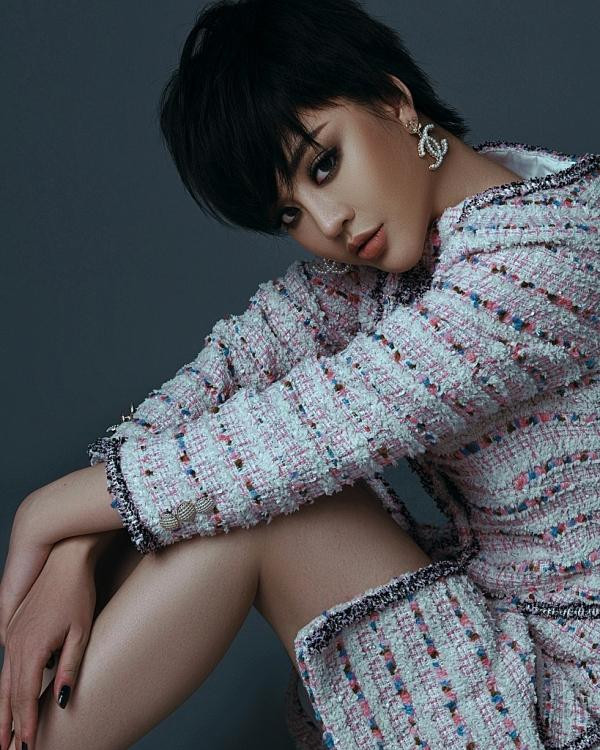 Nhan sắc cá tính của Hoàng Hải Thu Nhan sắc cá tính của Hoàng Hải Thu