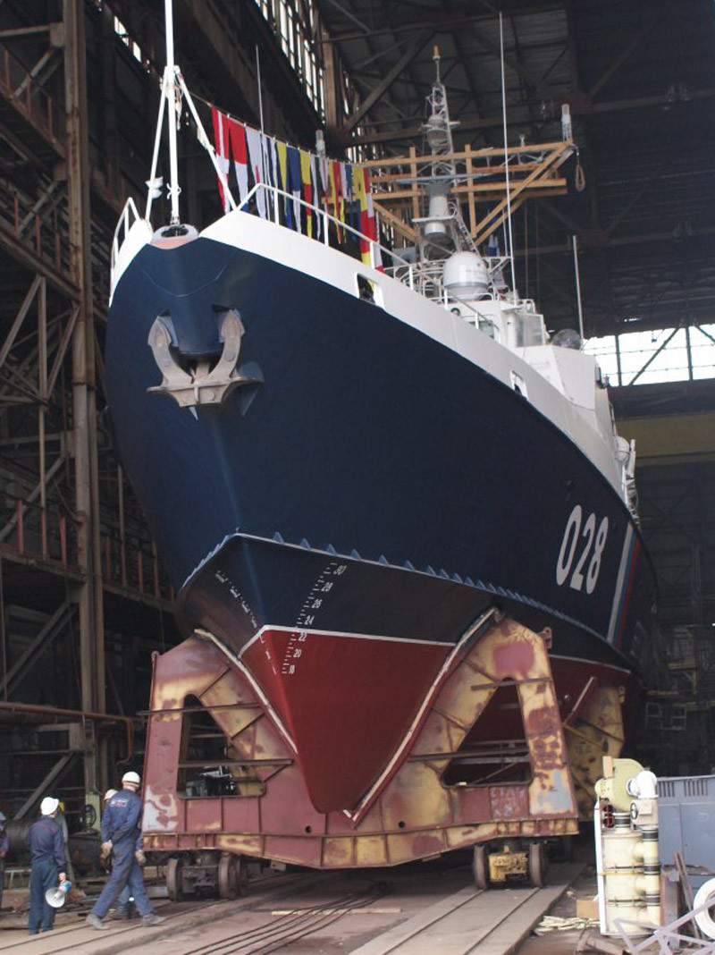 Svetlyak trong xưởng đóng tầu trước khi hạ thủy